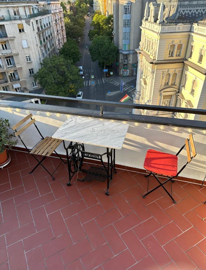 Bright & Spacious Home In Buda Budapesta Exterior foto